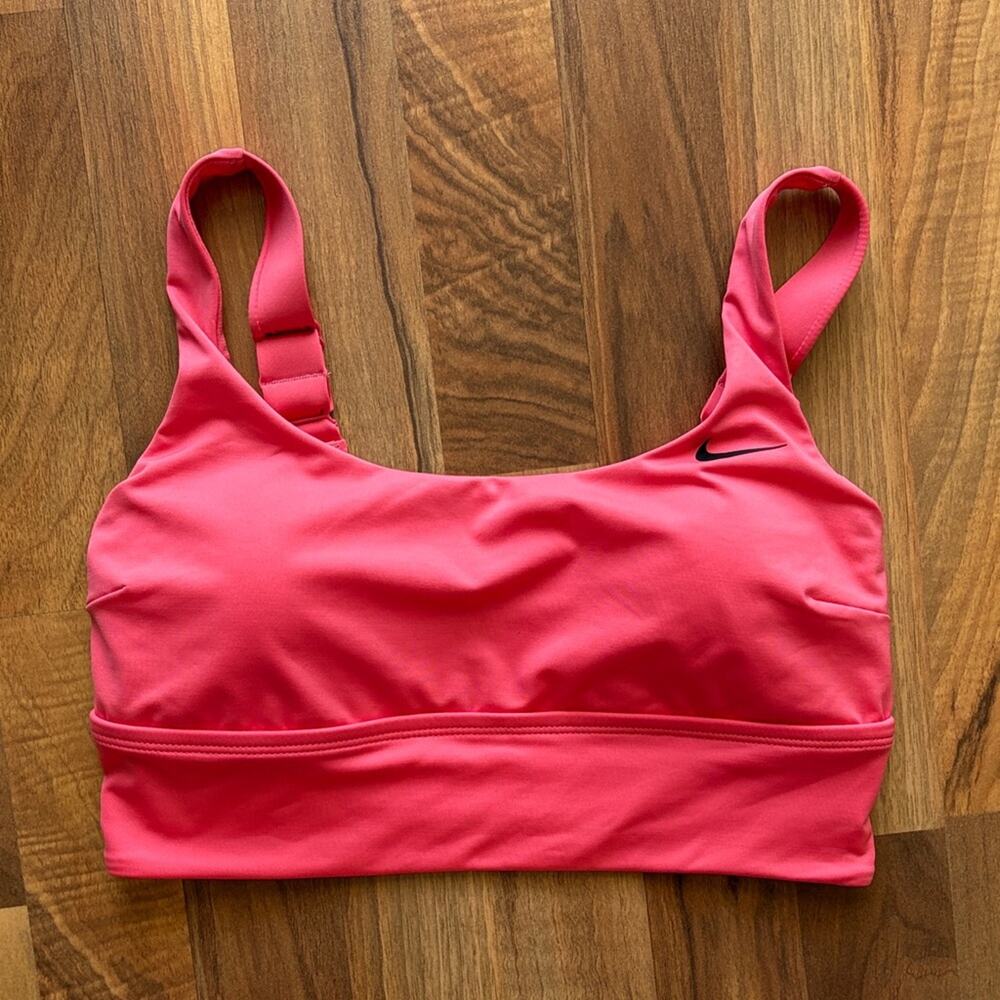 Nike Women's Size M Bright Pink Sport bra